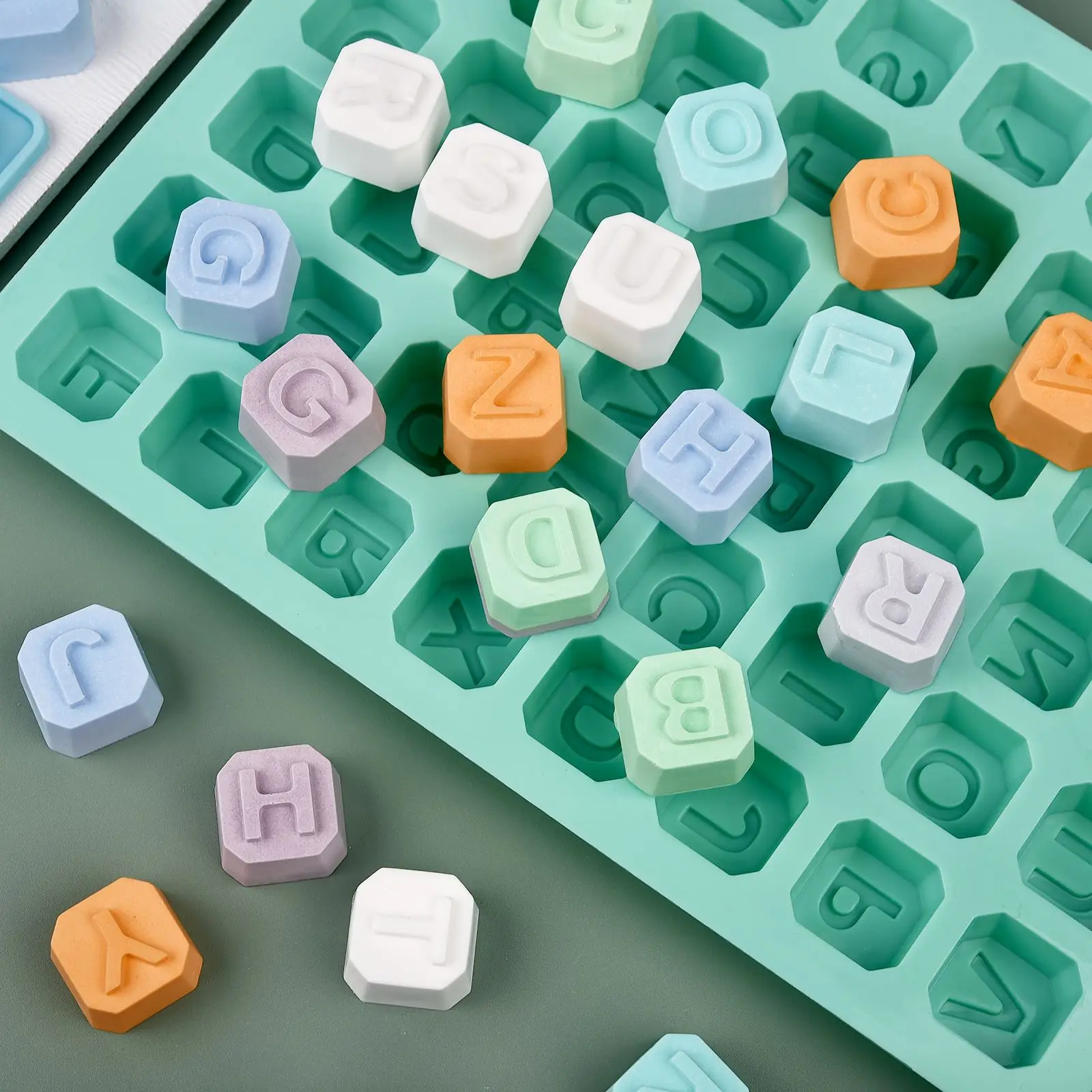 48 文字英語アルファベット文字シリコーン型石鹸型ケーキカッ - Soap Making Gloves のレビューと価格