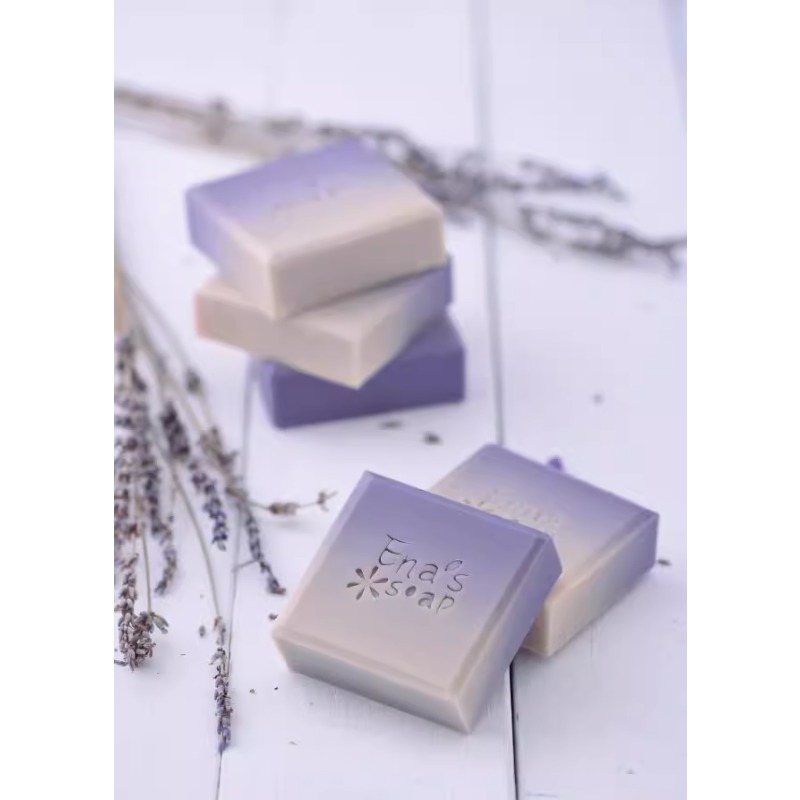 エッセンシャルオイルを使ったDIY香りの石鹸作りブック：ナナ - Soap Making Guide Book のレビューと価格
